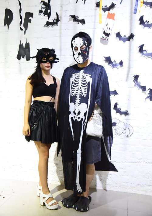 SV thiết kế hóa trang Halloween kiểu 'đẹp u ám'0.8909114460172937
