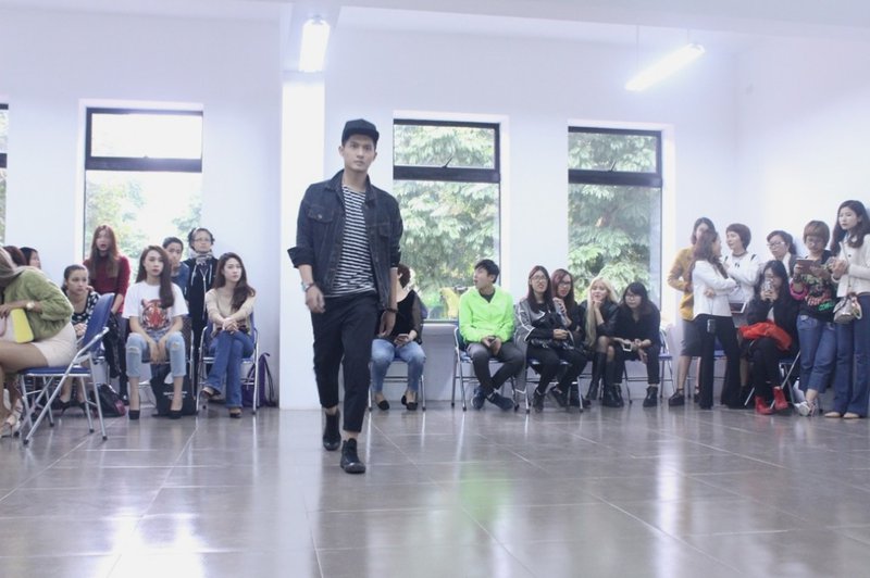 Model casting for the next graduate fashion show exhibition0.8818988190454184