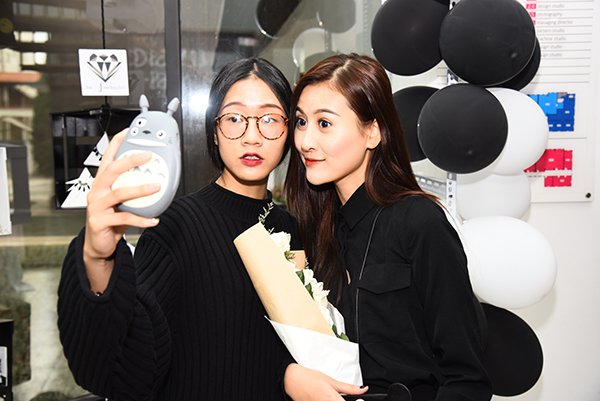 Blogger thời trang Hà thành tụ hội khoe style độc lạ0.006892604424229787