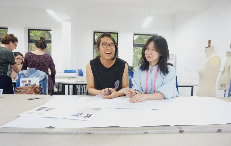 Sharing from the &#8220;insiders&#8221; on studying Fashion Design at LCDF - Hanoi0.3278685616016047