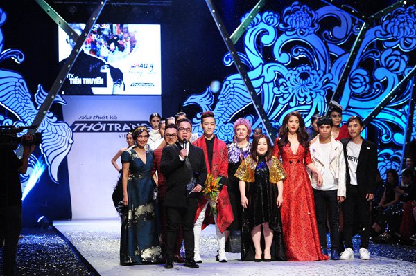 Gi&#225;m kh&#7843;o T&#226;y chia s&#7867; v&#7873; Top 3 Project Runway 20150.4945193636012646