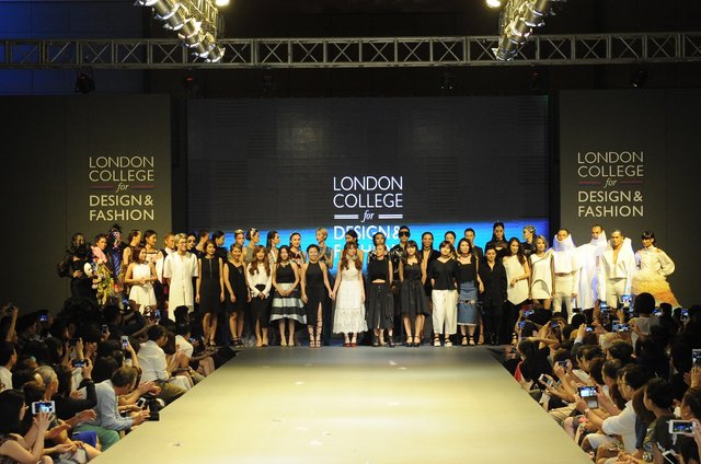 Insider: “Limitless” Fashion Show0.855754181669247