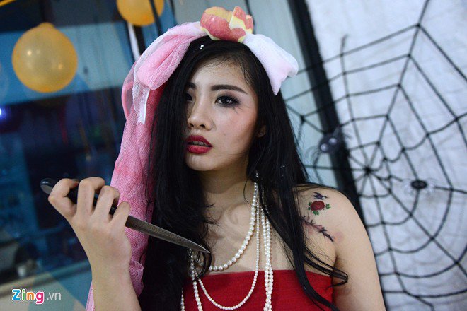 'Ma nữ' xinh đẹp xuất hiện trước đêm Halloween0.8780590253138639