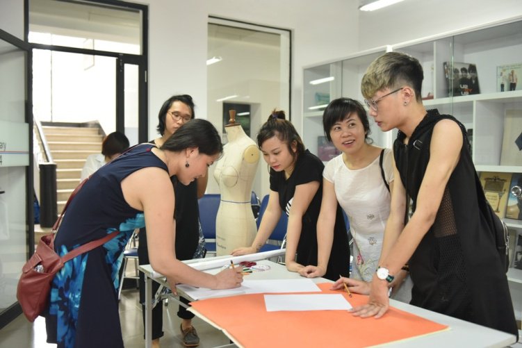 GIỚI TRẺ HÀ THÀNH ĐI KHÁM PHÁ TÀI NĂNG THIẾT KẾ SÁNG TẠO0.9569232479860489