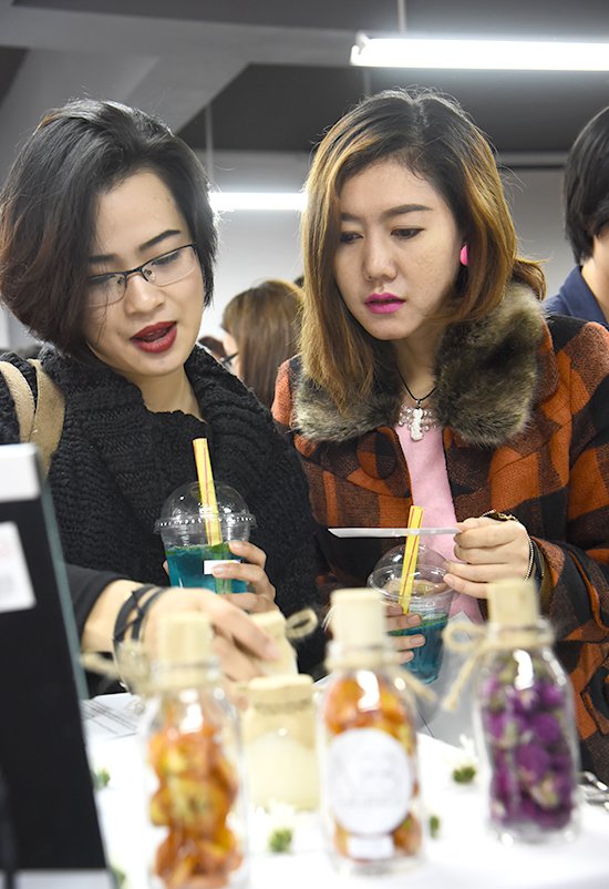 Blogger thời trang Hà thành tụ hội khoe style độc lạ0.7543524939832795