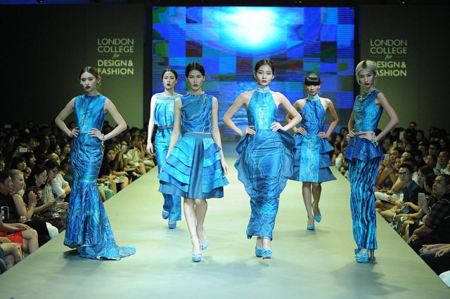 Chiêm ngưỡng các thiết kế thời trang ấn tượng trong đêm trình diễn “Không giới hạn”0.5979404370793365