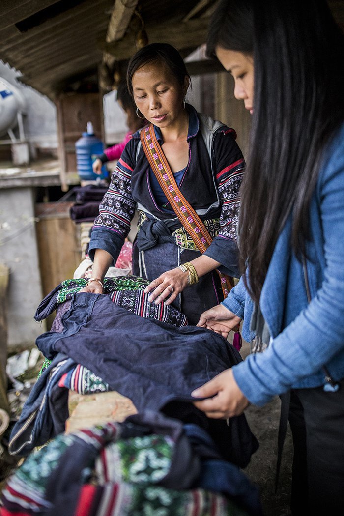 Thao-Hmong-Hemp-Maker-Km-109_086.width-800[1].jpg